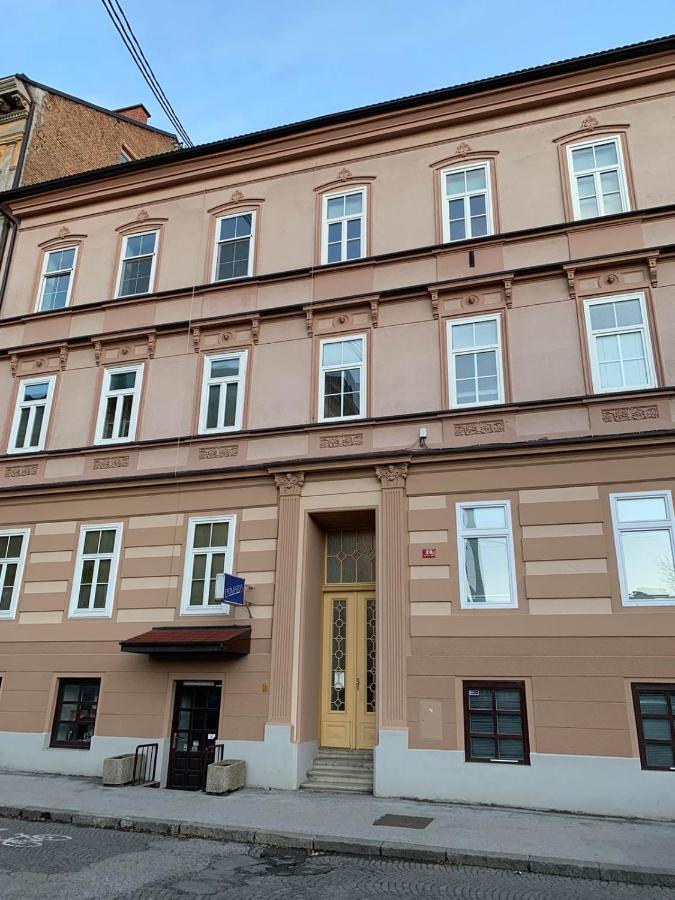 Apartment Mansarda Maribor Eksteriør bilde